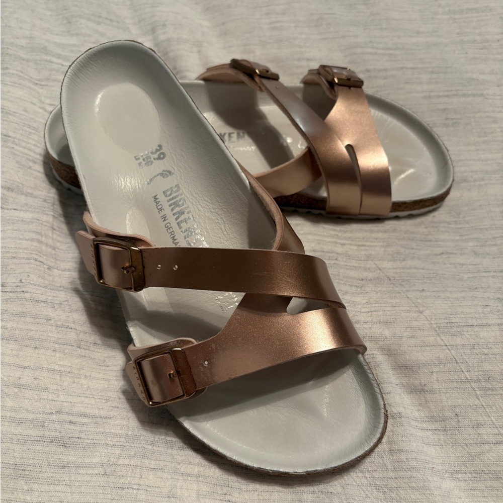 Birkenstock Women’s Yao Metallic Rose Gold Sandals, size 39 (US 8.5/9) - Picture 4 of 14